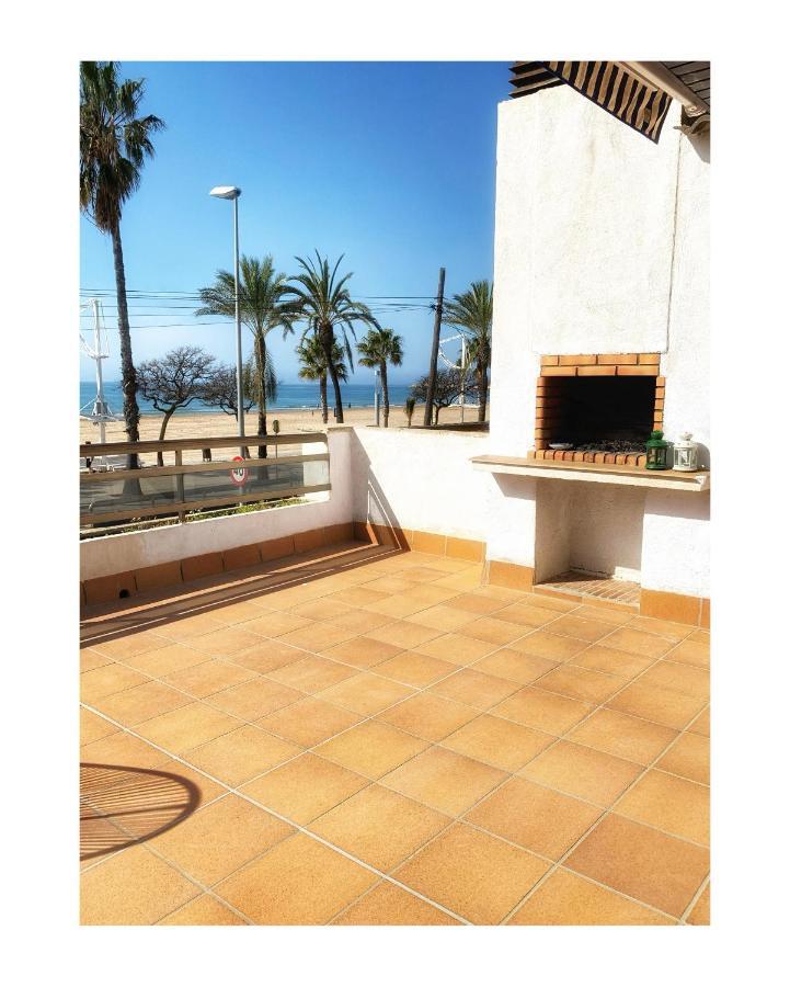 Beach House Cambrils Apartamento En Primera Linea De Playa Eksteriør billede