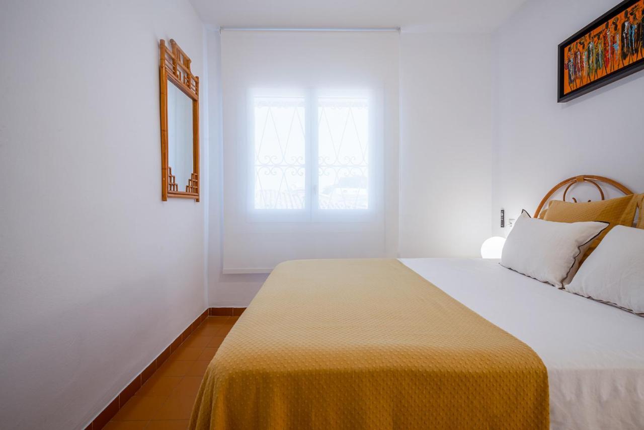Beach House Cambrils Apartamento En Primera Linea De Playa Eksteriør billede