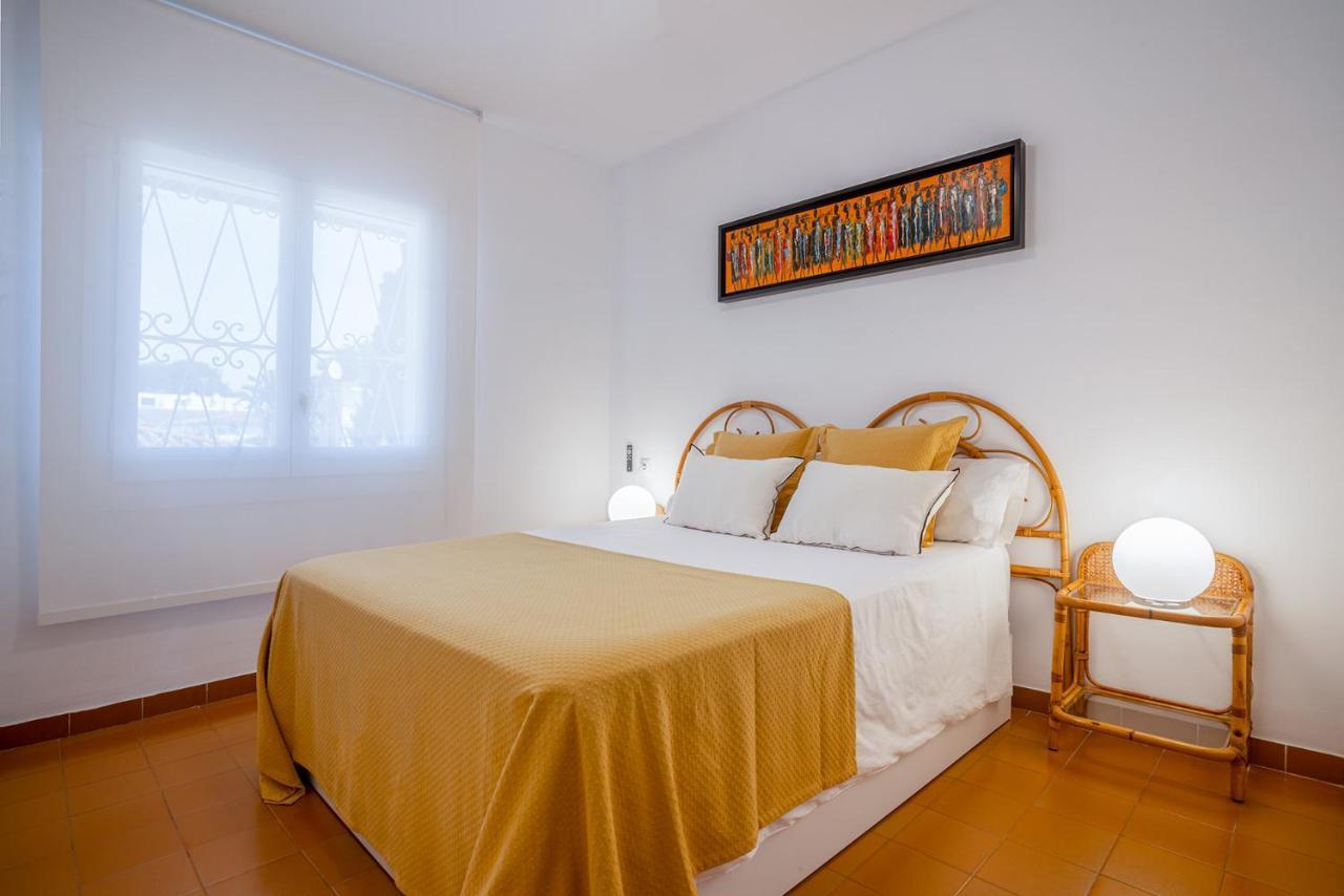 Beach House Cambrils Apartamento En Primera Linea De Playa Eksteriør billede